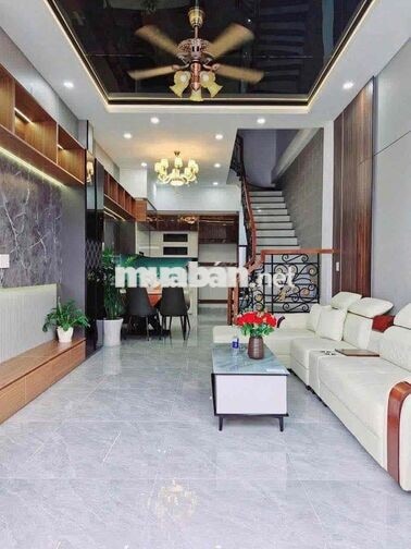 Cho thuê nhà 3 Phòng Ngủ Sân Ô Tô hẻm Lê Hồng Phong Phú Hoà