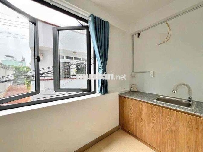 CHO THUÊ STUDIO CỬA TRỜI - NGAY BỐN XÃ - THANG MÁY - GIỜ TỰ DO