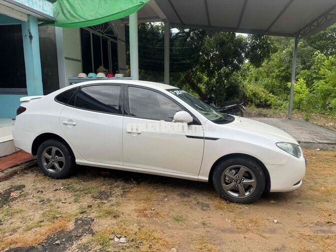 Hunhdai elentra vô full option về chỉ việc dùng