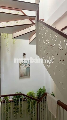 (NHÀ ĐẸP SIÊU MỚI) 1PN CÓ BẾP VÀ BAN CÔNG FULL NỘI THẤT