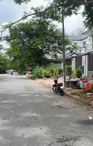 Bán nhà phố Làng Việt Kiều - KDC Phòng phú 13E, Bình Chánh