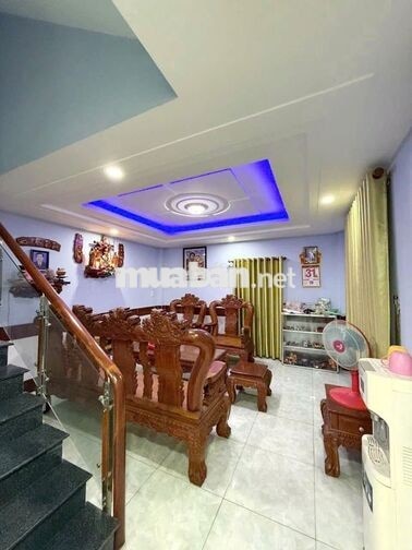CHO THUÊ NHÀ 3 LẦU MỚI ĐẸP FULL NỘI THẤT HẺM PHƯỜNG TCH QUẬN 12 