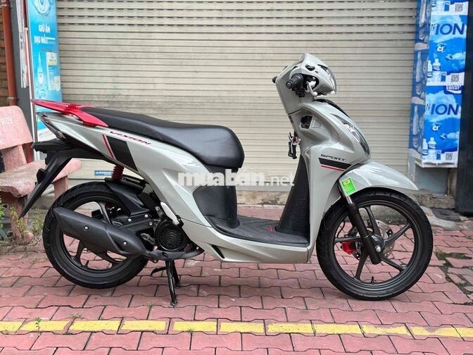 Honda Vision 2025 bản đặc biệt, dán full keo.