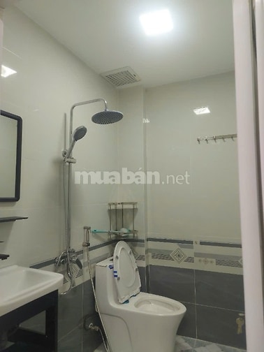 Bán nhà đường Trường Sa, Phú Nhuận hơn 60m2 giá chỉ 6,95 tỷ.