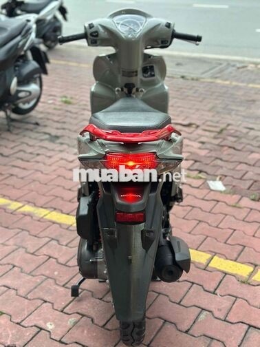 Honda Vision 2025 bản đặc biệt, dán full keo.