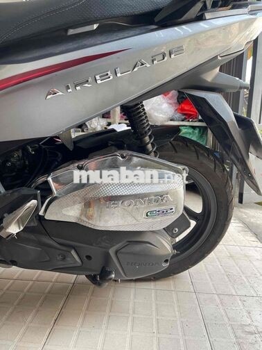 Xe Honda Air Blade 2022 Xám gia đình đang đi