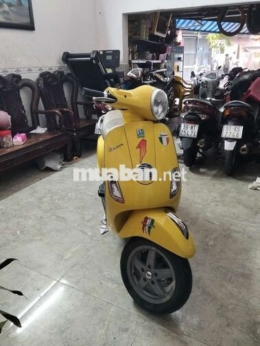 Piaggio Vespa LX 125cc Vàng