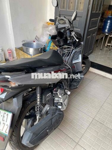 Xe Honda Air Blade 2022 Xám gia đình đang đi