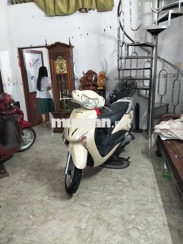 Honda Lead 2011 màu Kem