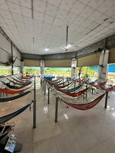 Cơ hội tiếp quản quán cà phê 300m góc ngã 3 Long Hậu ngay KCN đông đúc