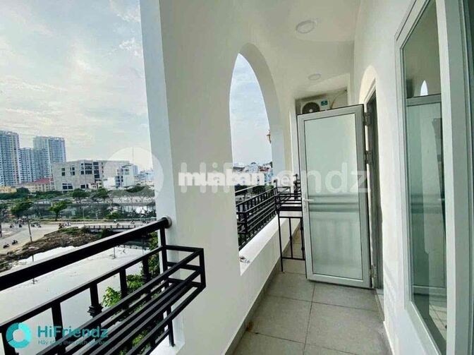 siêu phẩm gác ban công thang máy , ngay sát q5 , Máy giặt riêng