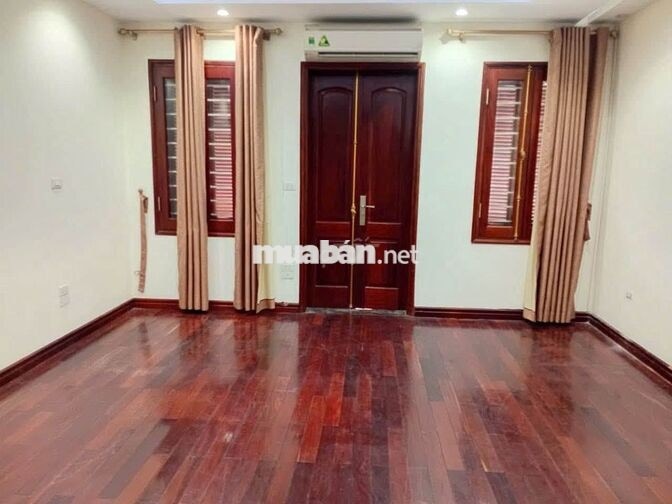 Nhà liền kề ngõ 40 Trung Kính - 70M2 x 5 Tầng, Mt 5m, đường rộng có hè