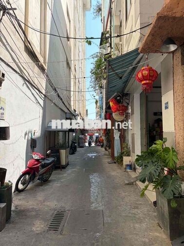 Đất kiệt ông ích khiêm sau lưng siêu thị Go, dt đất 63m, ngang gần 7m