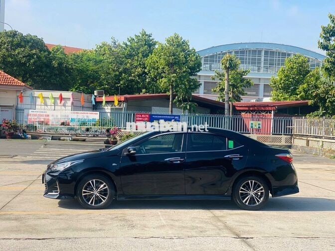 Toyota Corolla Altis 2021 1.8E 73.000km Đen