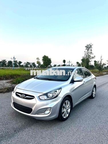 Hyundai Accent 2012 Tự động Bạc Hàn Quốc