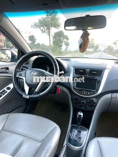 Hyundai Accent 2012 Tự động Bạc Hàn Quốc
