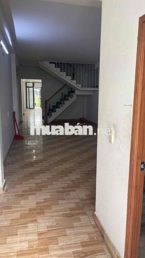 cho thue dt-4x35-duoi trống suot tren 2p diem chính nuoc sach ấp5 vlb
