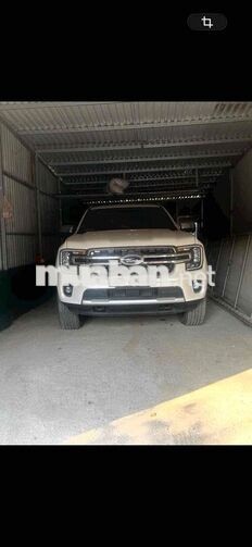 Ford Everest Titanium 2023 4x2 27000 km Trắng