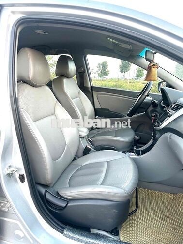 Hyundai Accent 2012 Tự động Bạc Hàn Quốc