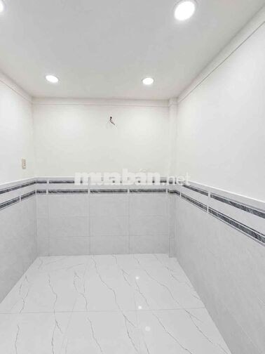 EM CHÍNH CHỦ CẦN BÁN CĂN NHÀ TRỆT LẦU TÂN XUÂN HÓC MÔN