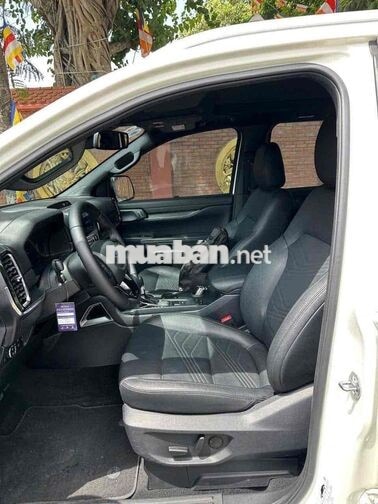 Ford Everest Titanium 2023 4x2 27000 km Trắng
