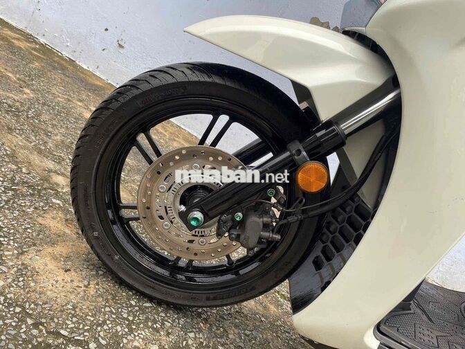 Honda SHI30*** km màu Trắng