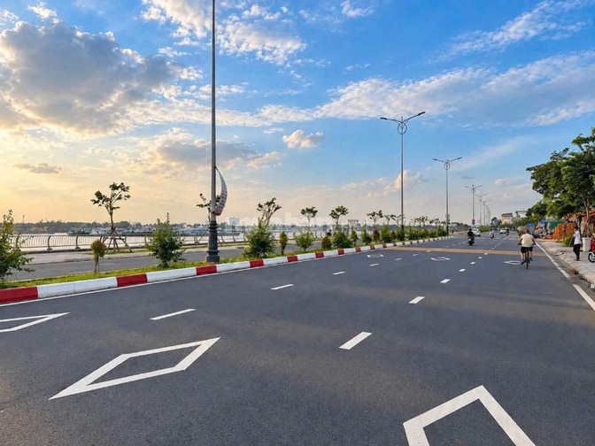 HOT! Bán đất mặt tiền đường ven sông Đồng Nai sổ hồng 120m2 giá 9.9 tỷ