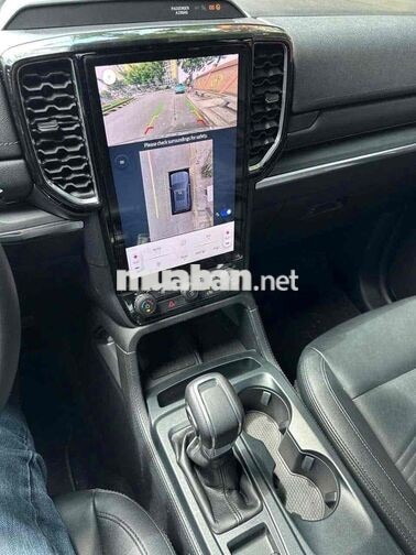 Ford Everest Titanium 2023 4x2 27000 km Trắng
