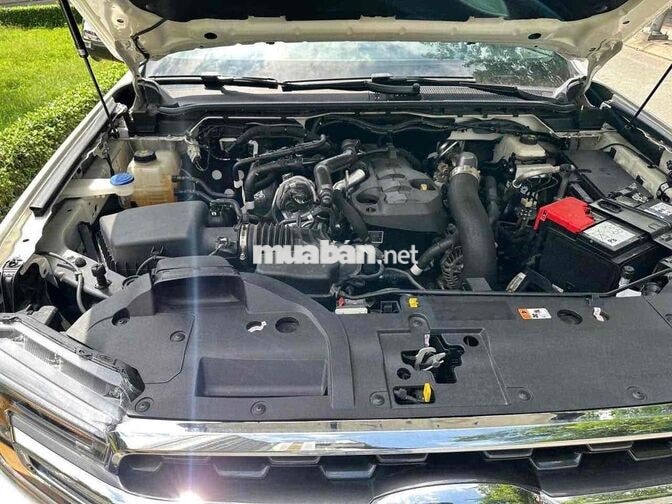 Ford Everest Titanium 2023 4x2 27000 km Trắng