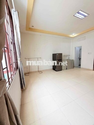 Cho thuê phòng rộng KDC Gia hoà . gần bx q8 . ql50