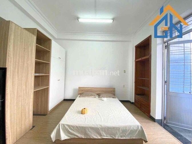 Phòng Studio, ban công_diện tích 40m2_Hoàng Văn Thụ
