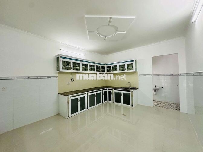 BÁN NHÀ ĐẸP 2 TẦNG BTCT ĐÚC HẺM XE HƠI ĐƯỜNG LÊ VĂN KHƯƠNG