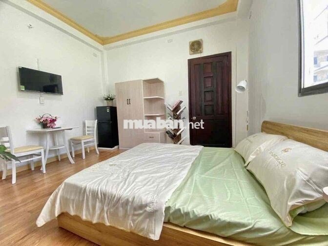 TRỐNG SẴN CĂN HỘ MINI ĐẦY ĐỦ TIỆN NGHI CỬA SỔ TRỜI THOÁNG MÁT Ở LIỀN