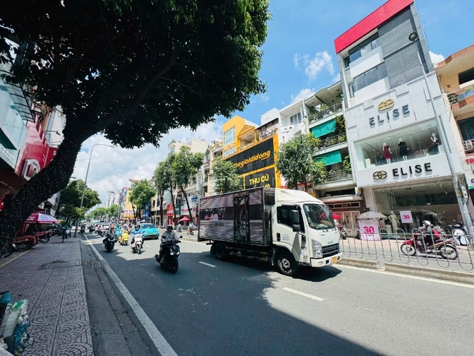 Cho thuê nhà Mt 130 đường Khánh Hội, Phường 6, Quận 4, 6x18m,75 triệu/