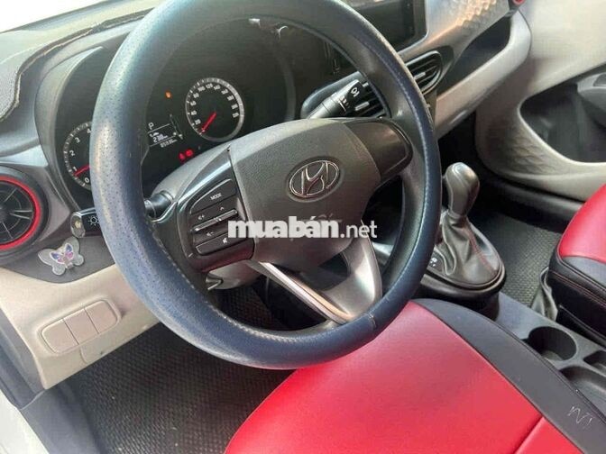 Hyundai Grand i10 2022 tự động.