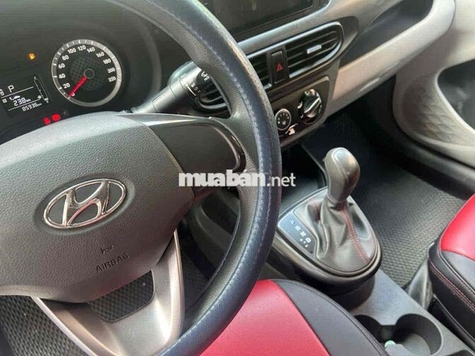Hyundai Grand i10 2022 tự động.