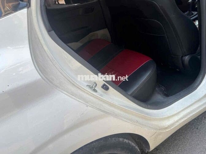 Hyundai Grand i10 2022 tự động.