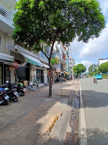  CHO THUÊ NHÀ MT GIÁ RẺ LÃNH BINH THĂNG, P.13, Q.11, 15TR
