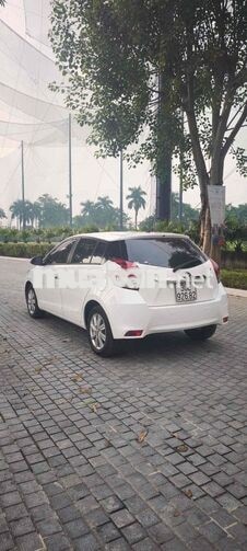 Toyota Yaris 5 chỗ Tự động Xăng Trắng