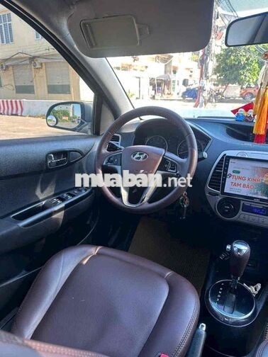 Hyundai i20 Hatchback Bạc Tự động