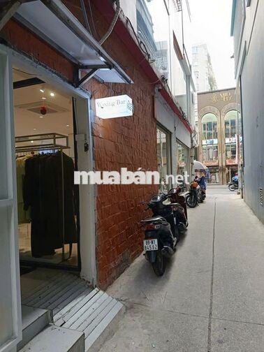 CHO THUÊ NHÀ 2 MẶT TIỀN NGUYỄN TRÃI, P. CHỢ QUÁN, QUẬN 5 (GIÁP Q.1)