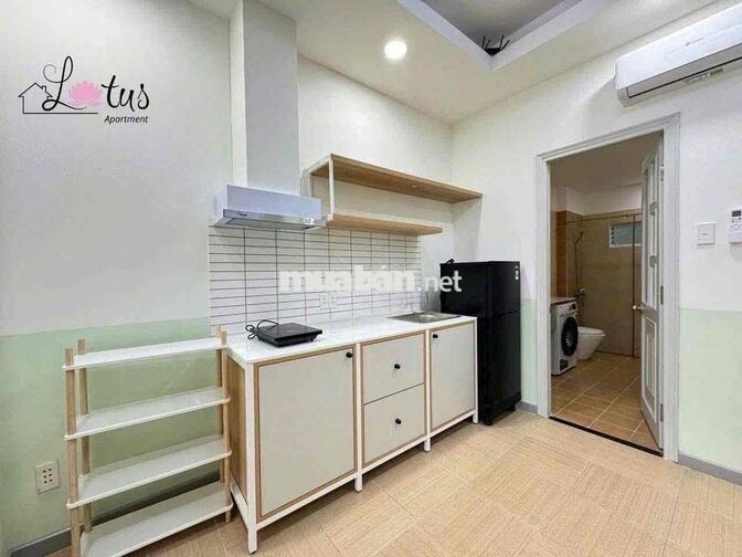 Căn Hộ Tách Bếp Ban Công Quận 10 Gần Vạn Hạnh Mall Giáp Quận 5,1,3