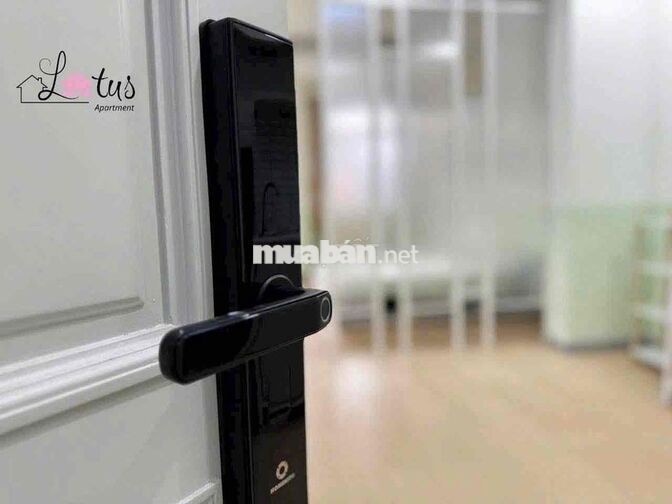 Căn Hộ Tách Bếp Ban Công Quận 10 Gần Vạn Hạnh Mall Giáp Quận 5,1,3