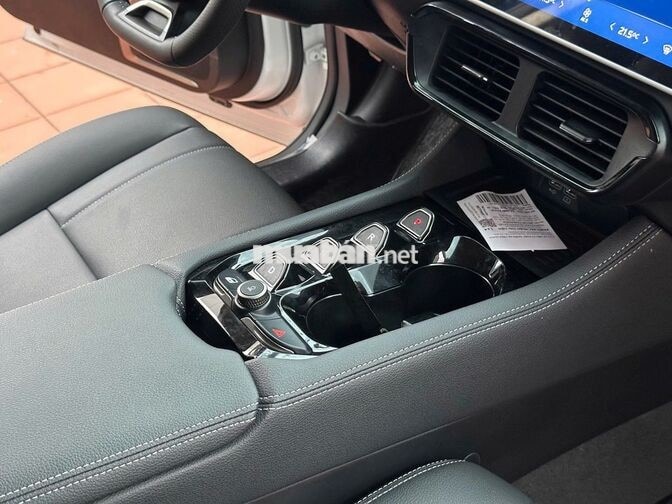 VinFast VF 8 2026 Eco 650 km Trắng
