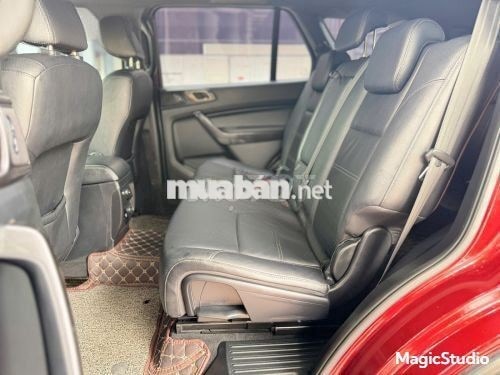 Xe Ford Everest Titanium 2.0L 4x2 AT 2021