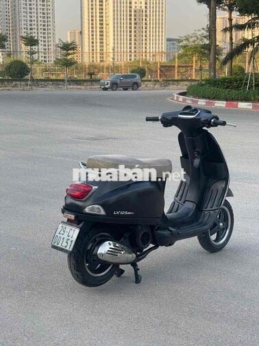 Piaggio Vespa đèn vuông