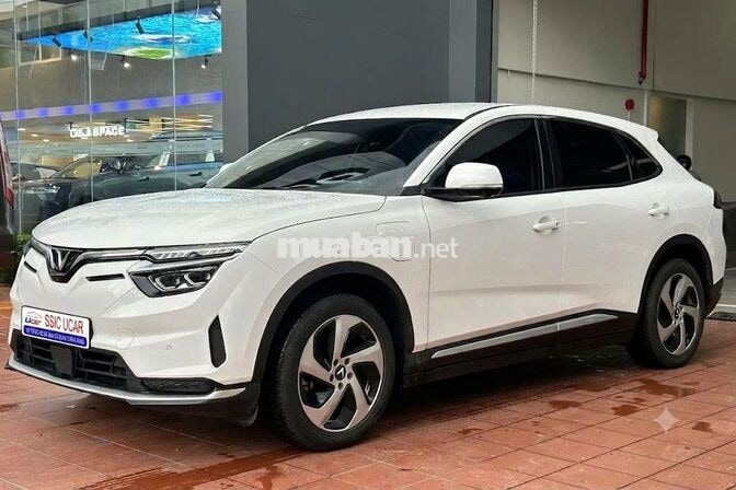 VinFast VF 8 2026 Eco 650 km Trắng