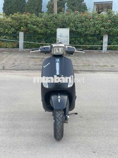 Piaggio Vespa đèn vuông