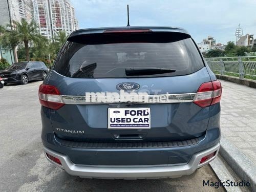 Xe Ford Everest Titanium 2.0L 4x2 AT 2018