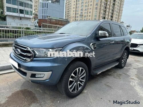 Xe Ford Everest Titanium 2.0L 4x2 AT 2018